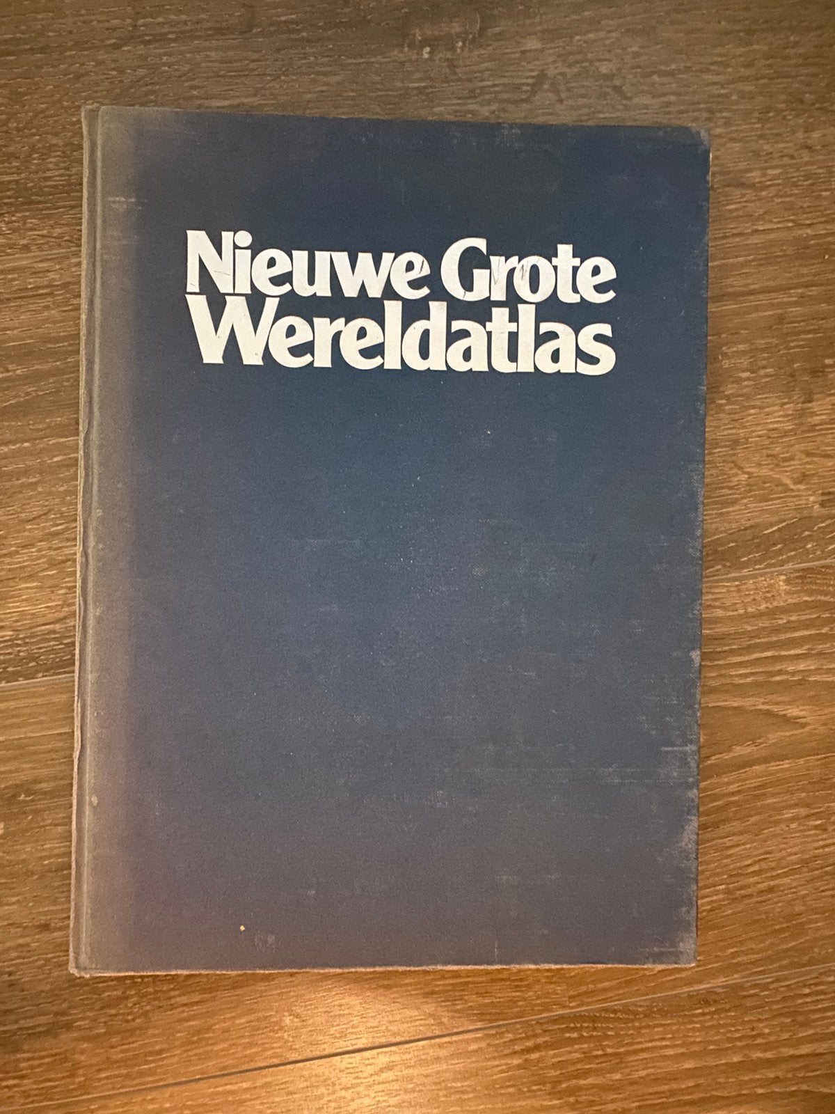 BOEK Nieuwe Grote Wereldatlas, Boeken, Atlassen en Landkaarten, Gelezen, Overige atlassen, Ophalen of Verzenden, 1800 tot 2000