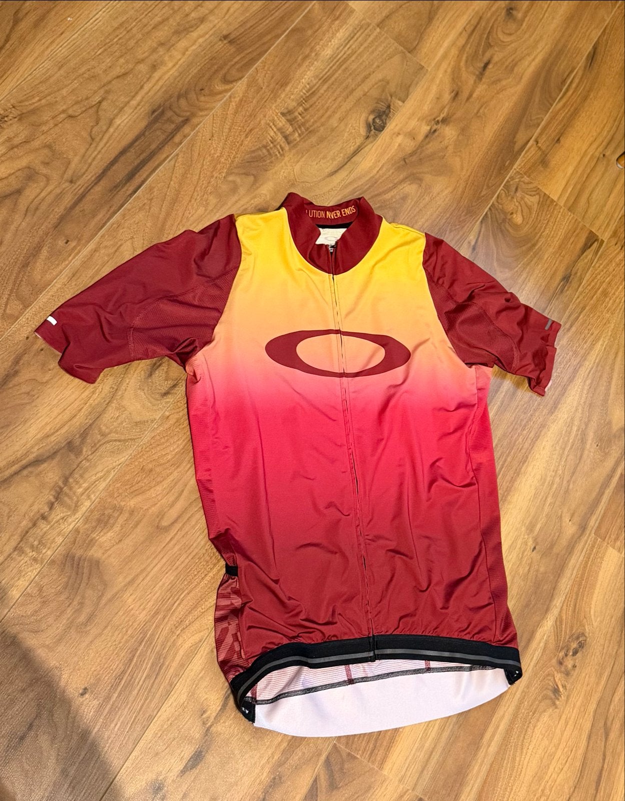 Oakley Fietsjack - Rood/Geel Gradiënt, Fietsen en Brommers, Gebruikt, Heren, Ophalen of Verzenden, L