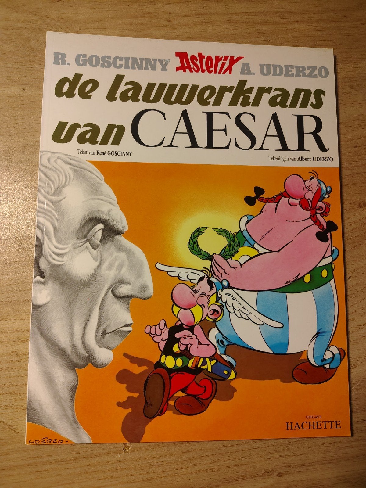Asterix de lauwerkrans van Caesar, Eén stripboek, Ophalen of Verzenden, Zo goed als nieuw