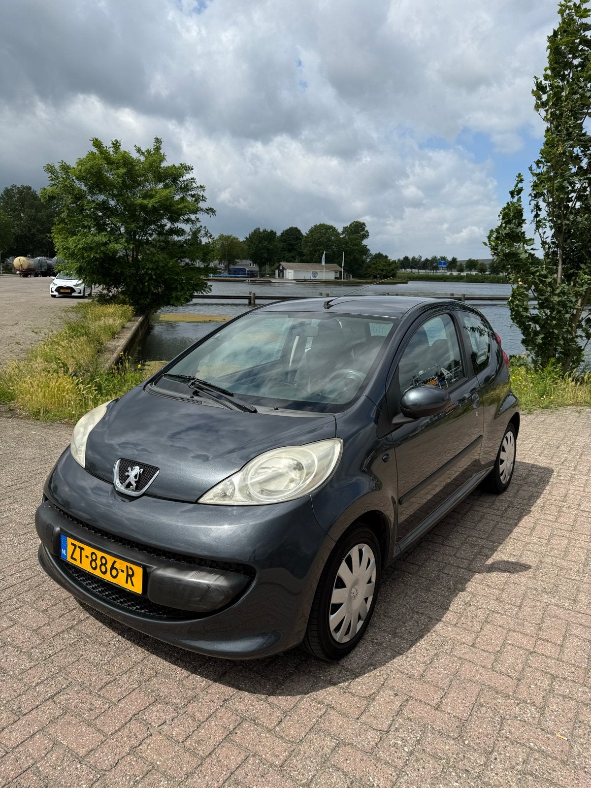 Peugeot 107 1.0 12V 3DR 2006 Grijs, Auto's, Peugeot, Particulier, Benzine, A, Hatchback, Handgeschakeld, Geïmporteerd, Zilver of Grijs