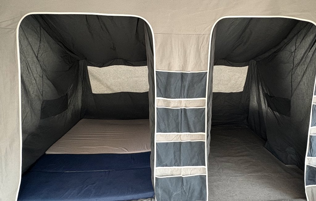 Camp-let 2x slaapcabines Dark Gray + kofferruimte als nieuw!, Ophalen of Verzenden, Zo goed als nieuw