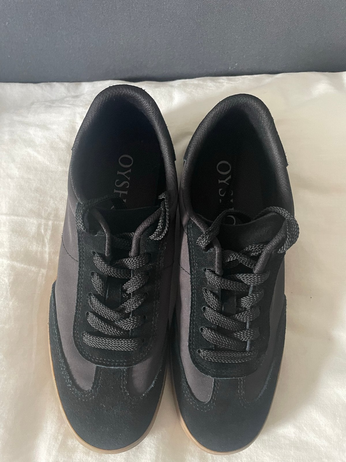 Oysho lichte gympjes maat 39 - Nieuw, Verzenden, Nieuw, Sneakers of Gympen