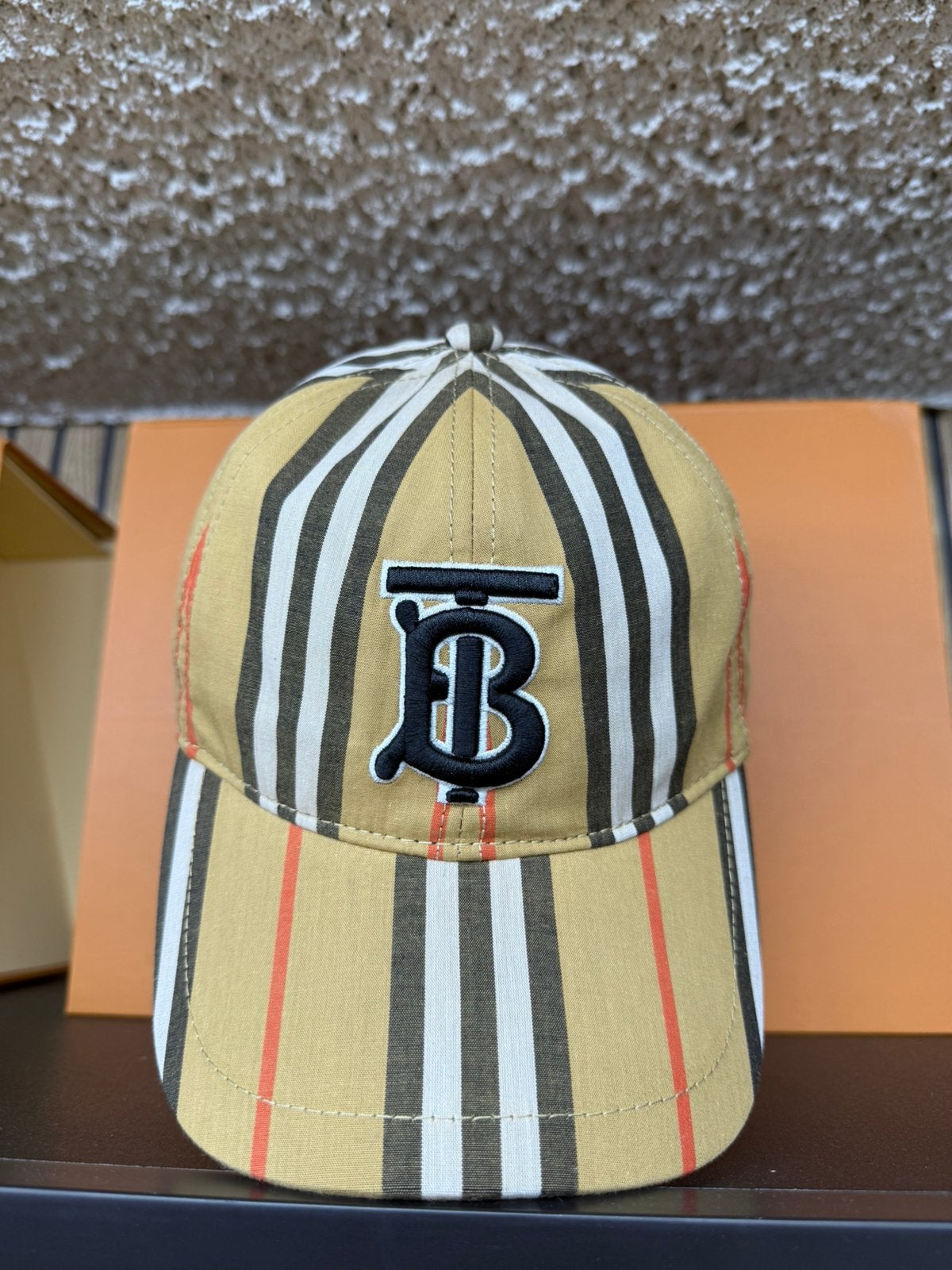 Burberry pet, Ophalen of Verzenden, Zo goed als nieuw, One size fits all