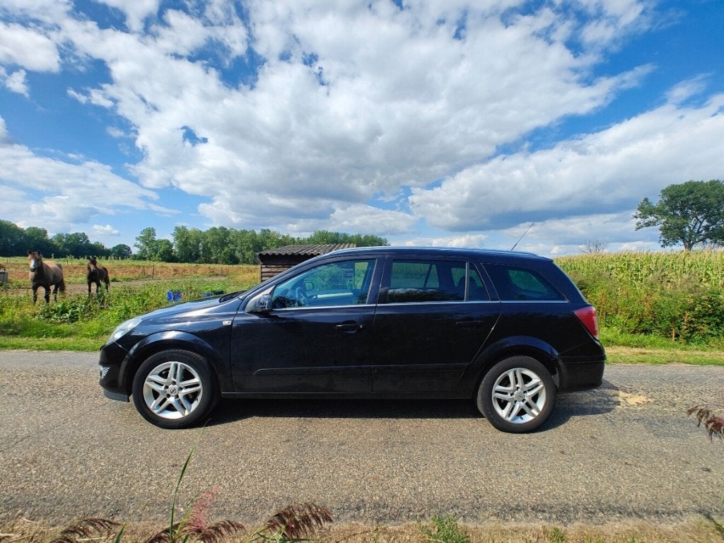 Foto 3 van Opel Astra Wagon 1.6 Nieuw distributieriem APK 7/27 Trekhaak