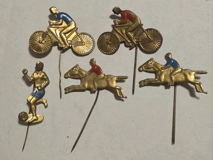 Vintage Speldjes Sport: Wielrennen, Voetbal, Paardrijden, Verzamelen, Ophalen of Verzenden, Gebruikt, Overige sporten, Overige typen