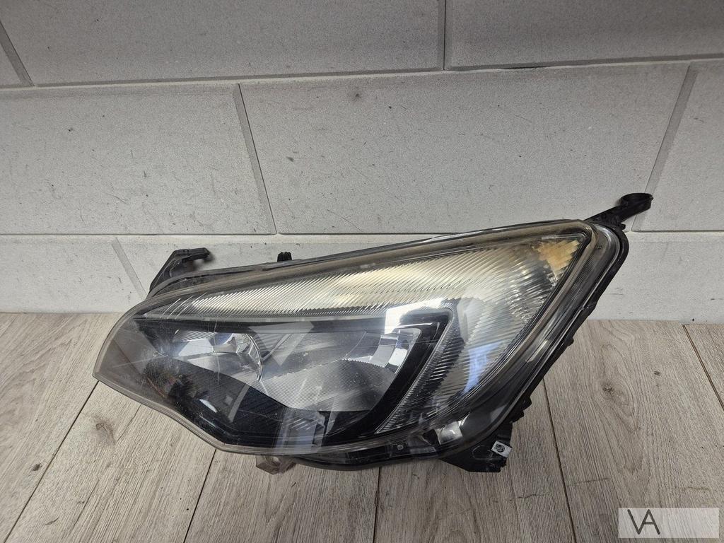 Opel Astra J 2009 - 2015 koplamp links zwart binnenwerk €150, Gebruikt, -, -, Opel