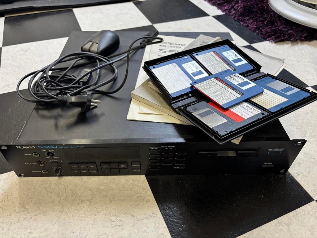 Roland S-550 Digitale Sampler met Disks en Handleidingen, Ophalen, Gebruikt, Roland