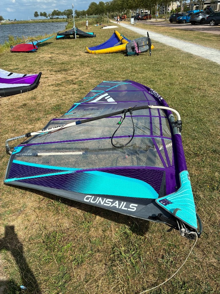 Gunsails Flylite 6.8 en 7.8 uit 2025 met bijpassende mast, Watersport en Boten, Windsurfen, Ophalen, 6.5 m² tot 8 m², Met draagtas