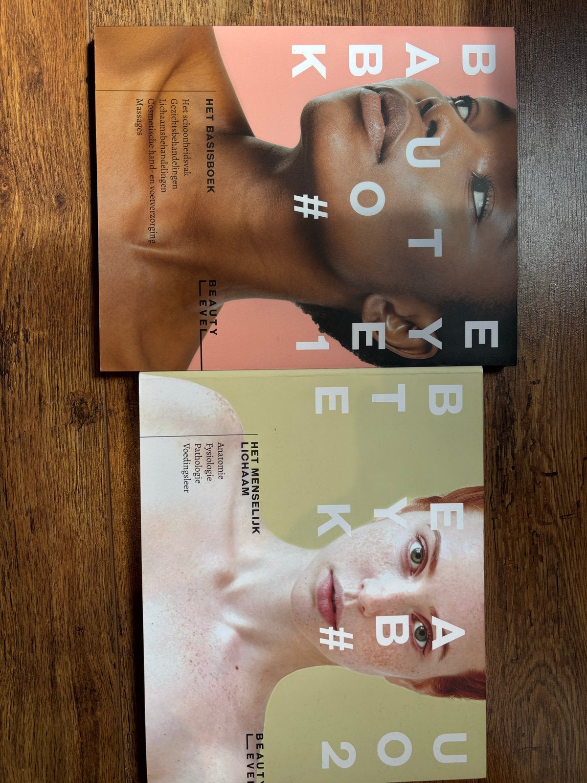 Beauty Level Boeken Schoonheidsspecialiste, Boeken, Ophalen of Verzenden, Zo goed als nieuw, Overige typen