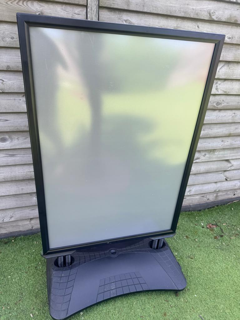 Stoepbord A0 met watervulbare voet, Ophalen