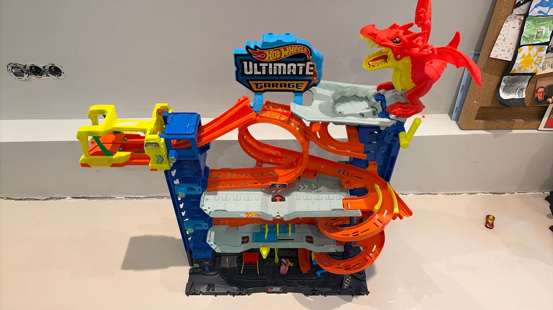 Hot Wheels Ultimate Garage met draak with Dragon, Ophalen, Zo goed als nieuw