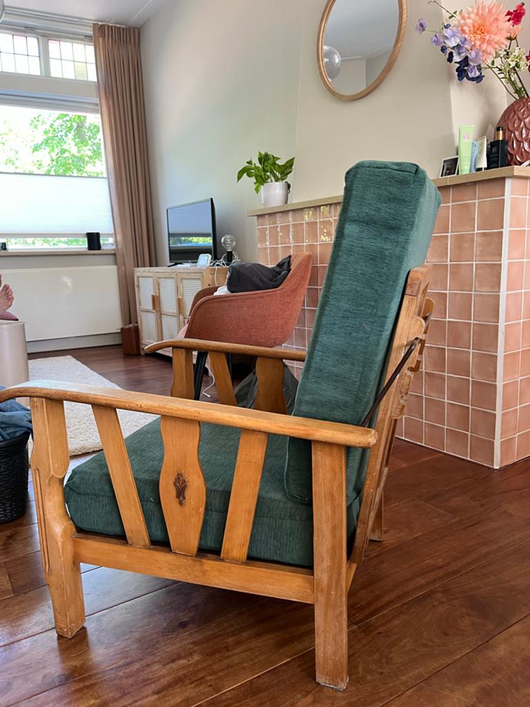 Vintage houten stoel met nieuwe donkergroene kussens, Ophalen