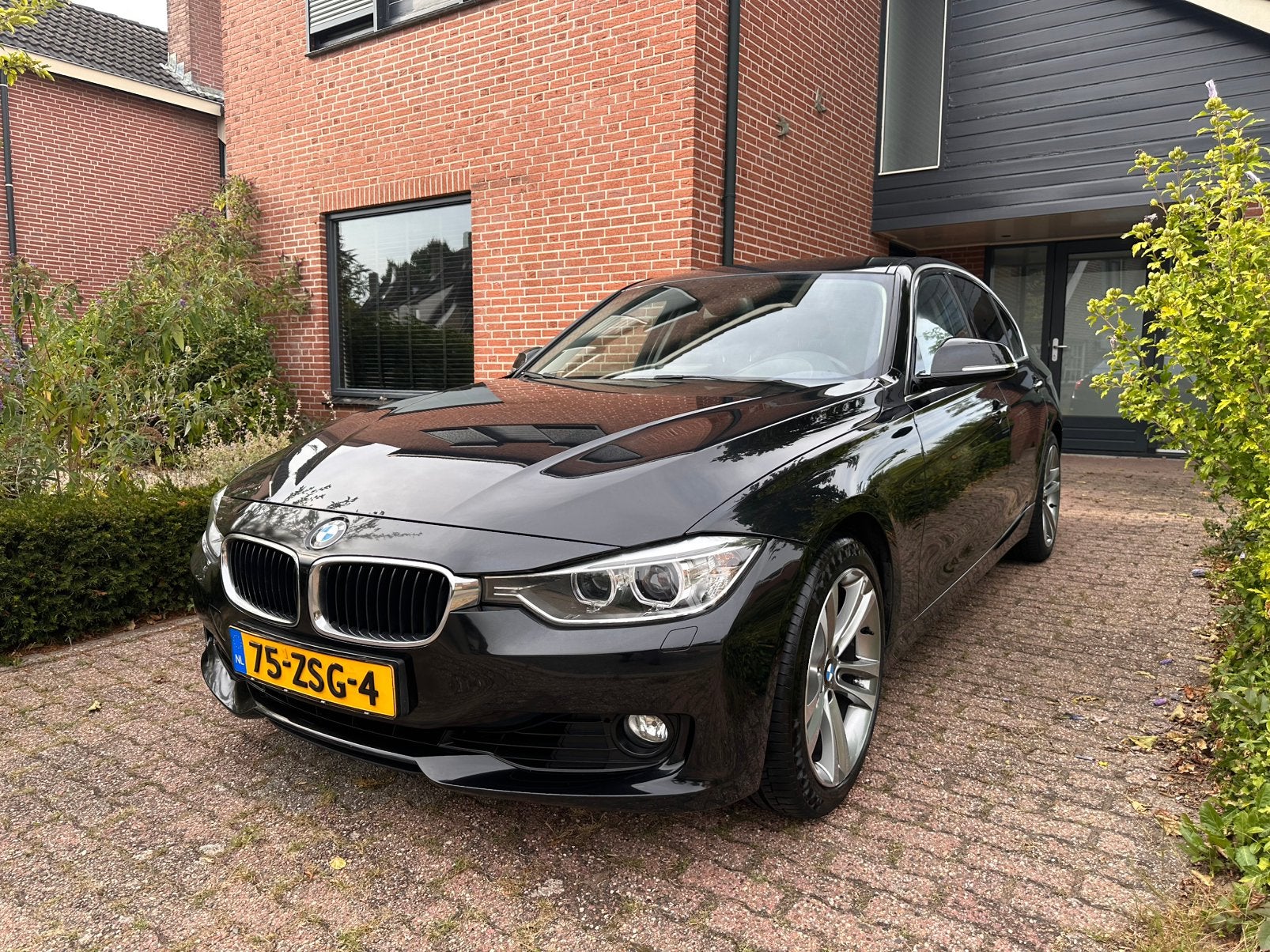 BMW 3-Serie 2.0IX 320 Aut8 (f30) 2013 NAP Leder, Achterwielaandrijving, Zwart, 4 cilinders, Zwart