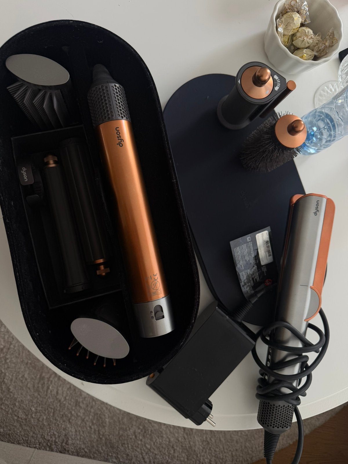 Dyson Airwrap + Airstrait | koper/nikkel + 2 travel cases, Sieraden, Tassen en Uiterlijk, Ophalen, Zo goed als nieuw, Föhn of Haardroger