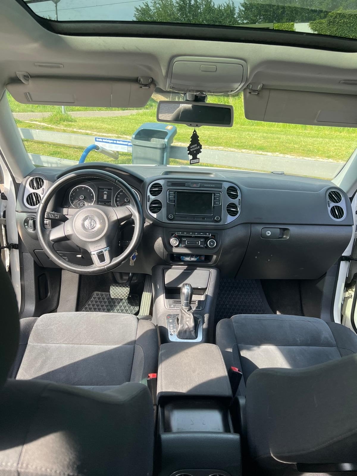 Foto 10 van Volkswagen Tiguan R-Line 2.0 TSI 155KW/210PK 4M 7-DSG 2012 W