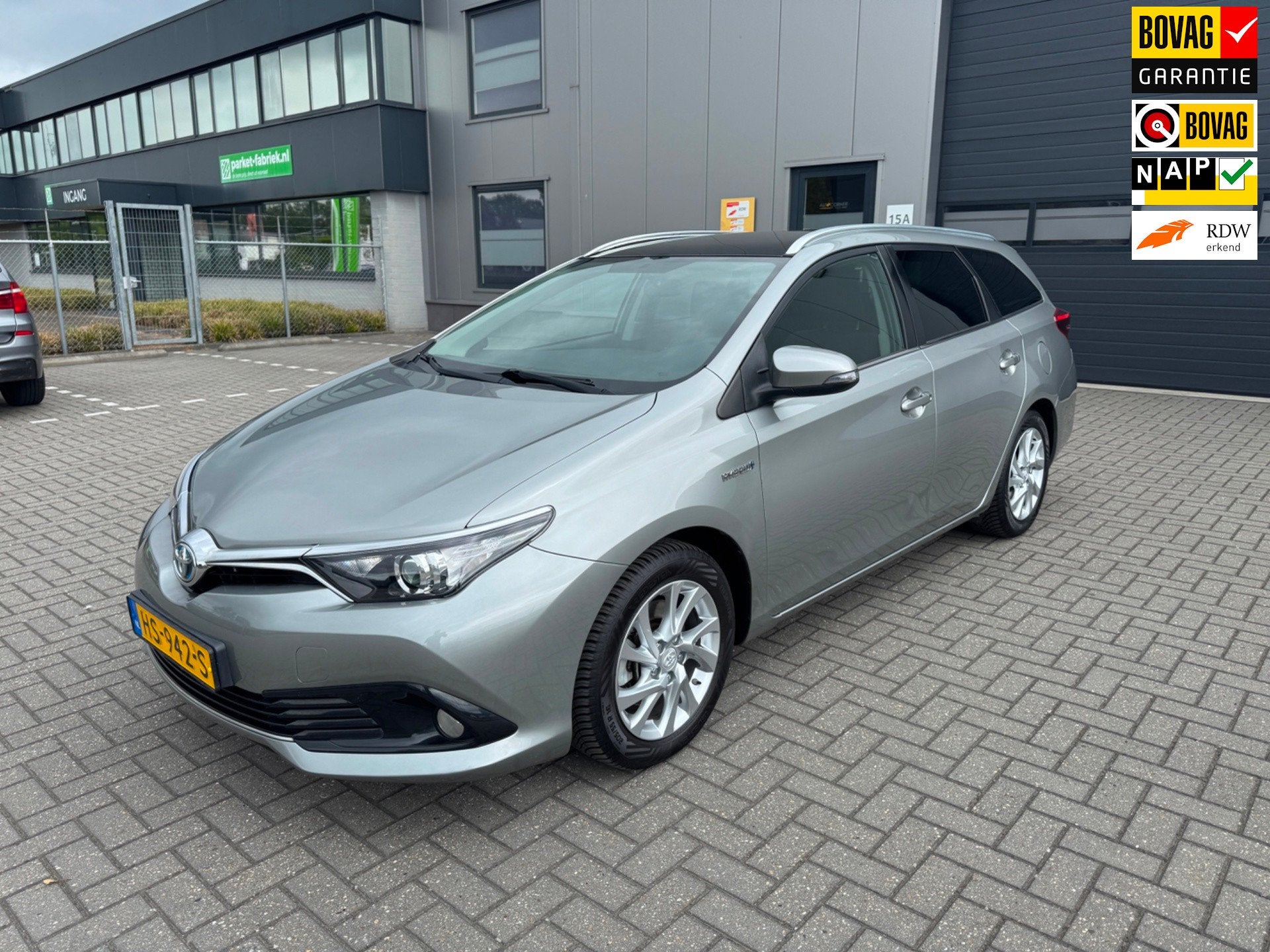 Toyota Auris Touring Sports 1.8 Hybrid Lease, Auto's, Toyota, 12 maanden, 28 km/l, Gebruikt, Euro 6