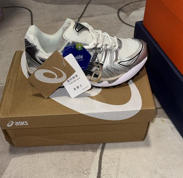 ASICS Kayano 14 - Nieuw in doos, Wit, Nieuw, Ophalen of Verzenden, Sneakers of Gympen