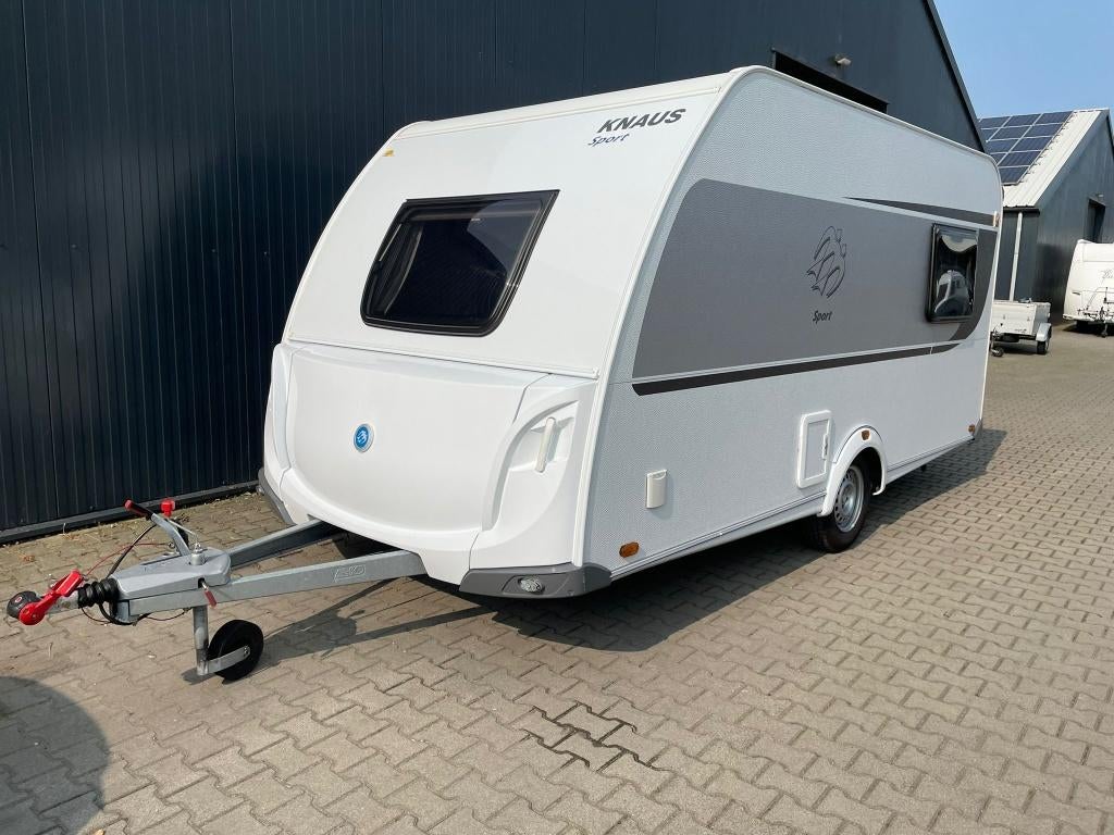 Knaus Sport 420 QD Met vastbed, mover en voortent, Treinzit, 750 - 1000 kg, Particulier, Knaus