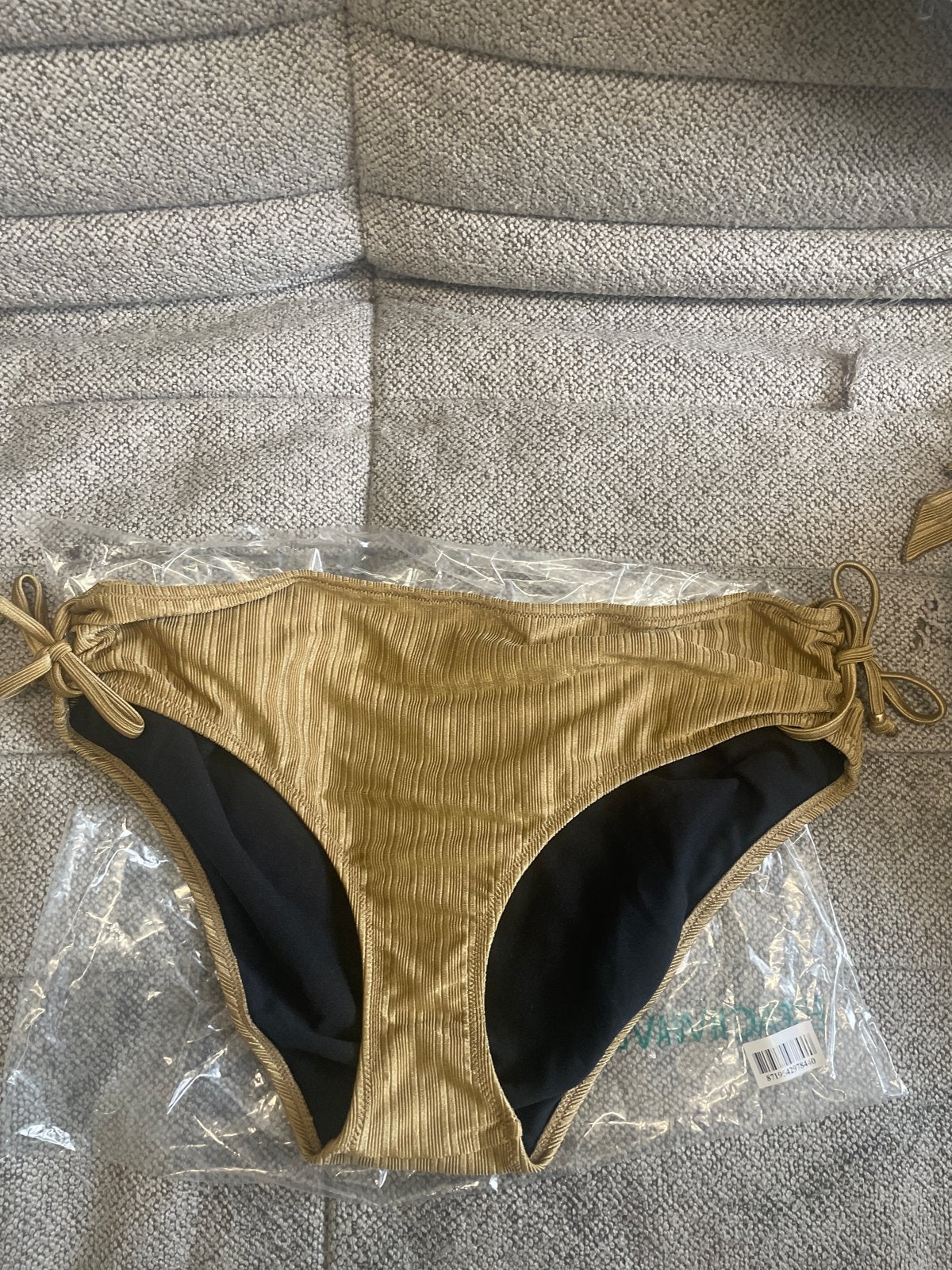Gouden bikini broekje van de wehkamp, Kleding | Dames, Ophalen of Verzenden, Nieuw, Goud, Bikini
