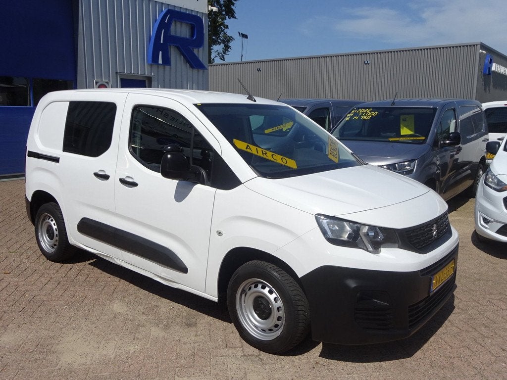 Peugeot Partner 1.2 PureTech Pro BENZINE BPM VRIJ AIRCO NAVI, Auto's, Voorwielaandrijving, Stof, Gebruikt, 1199 cc