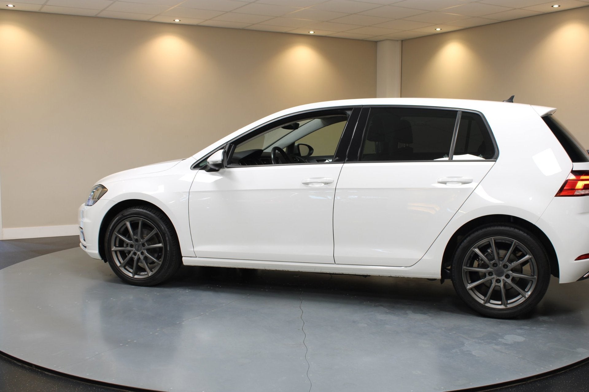 Volkswagen Golf 1.0 TSI Comfortline *Carplay* Adapt.Cruise|N, Auto's, Gebruikt, Euro 6, Wit, Origineel Nederlands
