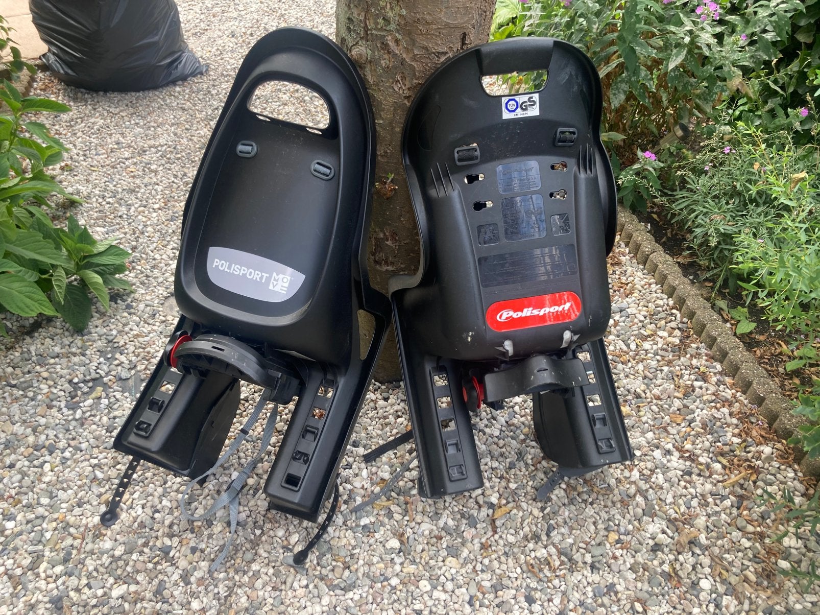 Twee fietsstoeltjes van het Polisport., Ophalen, Zo goed als nieuw