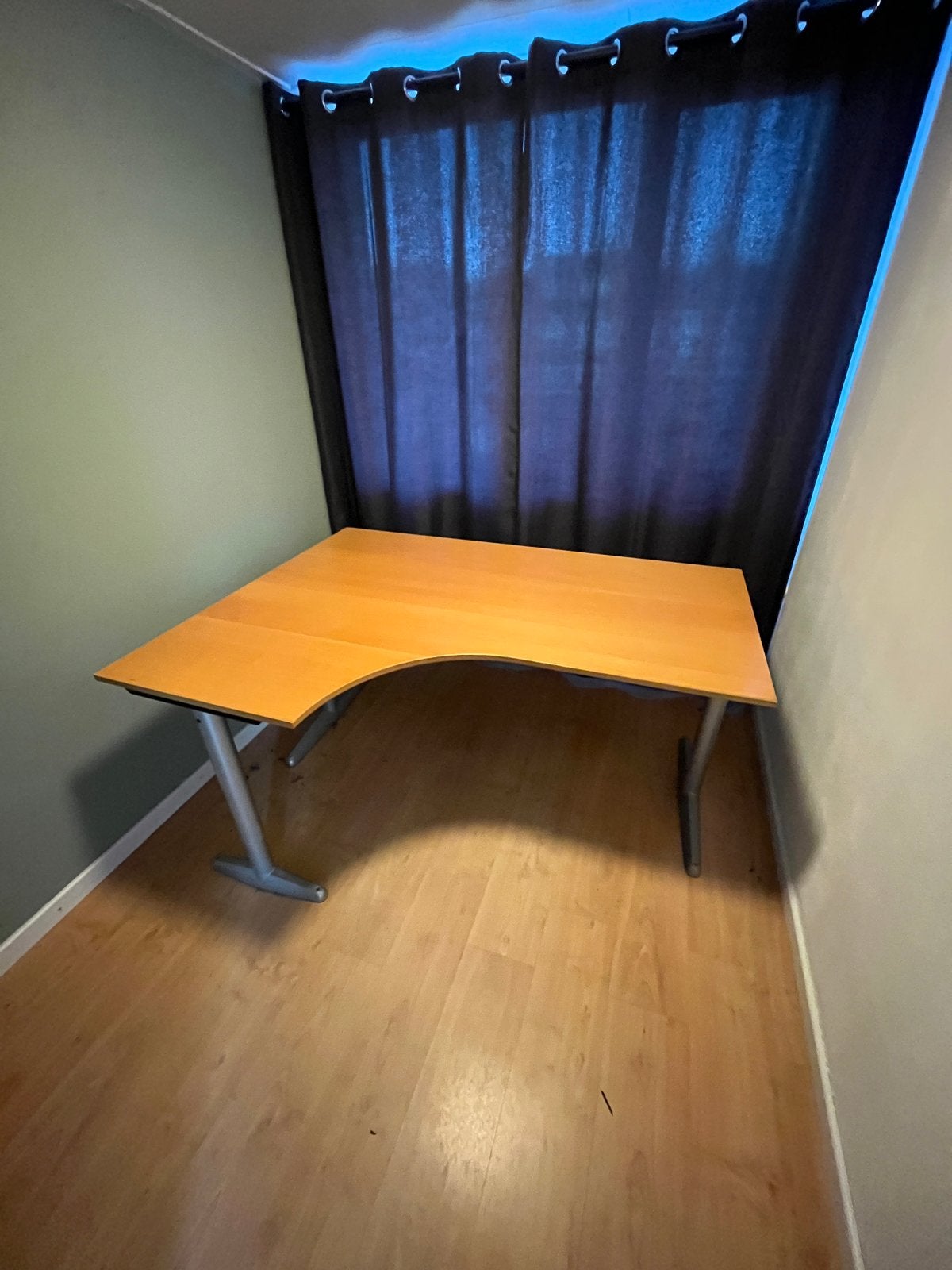 (GRATIS!) Hoekbureau, Huis en Inrichting, Bureaus, Ophalen, Gebruikt, Hout, Hoekbureau