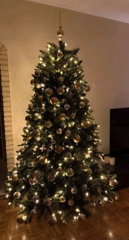 Intratuin kerstboom 215 hoog met lichtjes, Diversen, Kerst, Ophalen