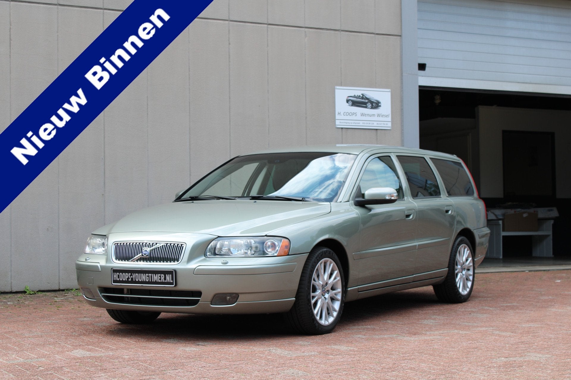 Volvo V70 2.5T AUTOMAAT BLIJVEND YOUNGTIMER ! incl. 21% BTW, Auto's, Met garantie (alle), 2521 cc, Automatische klimaatregeling
