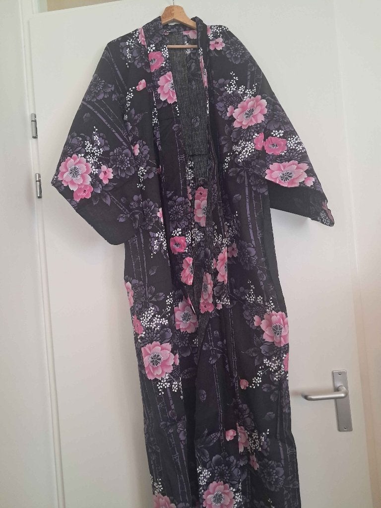 Yukata, Zwart met Roze Bloemen, Ophalen of Verzenden, Zo goed als nieuw, Overige typen