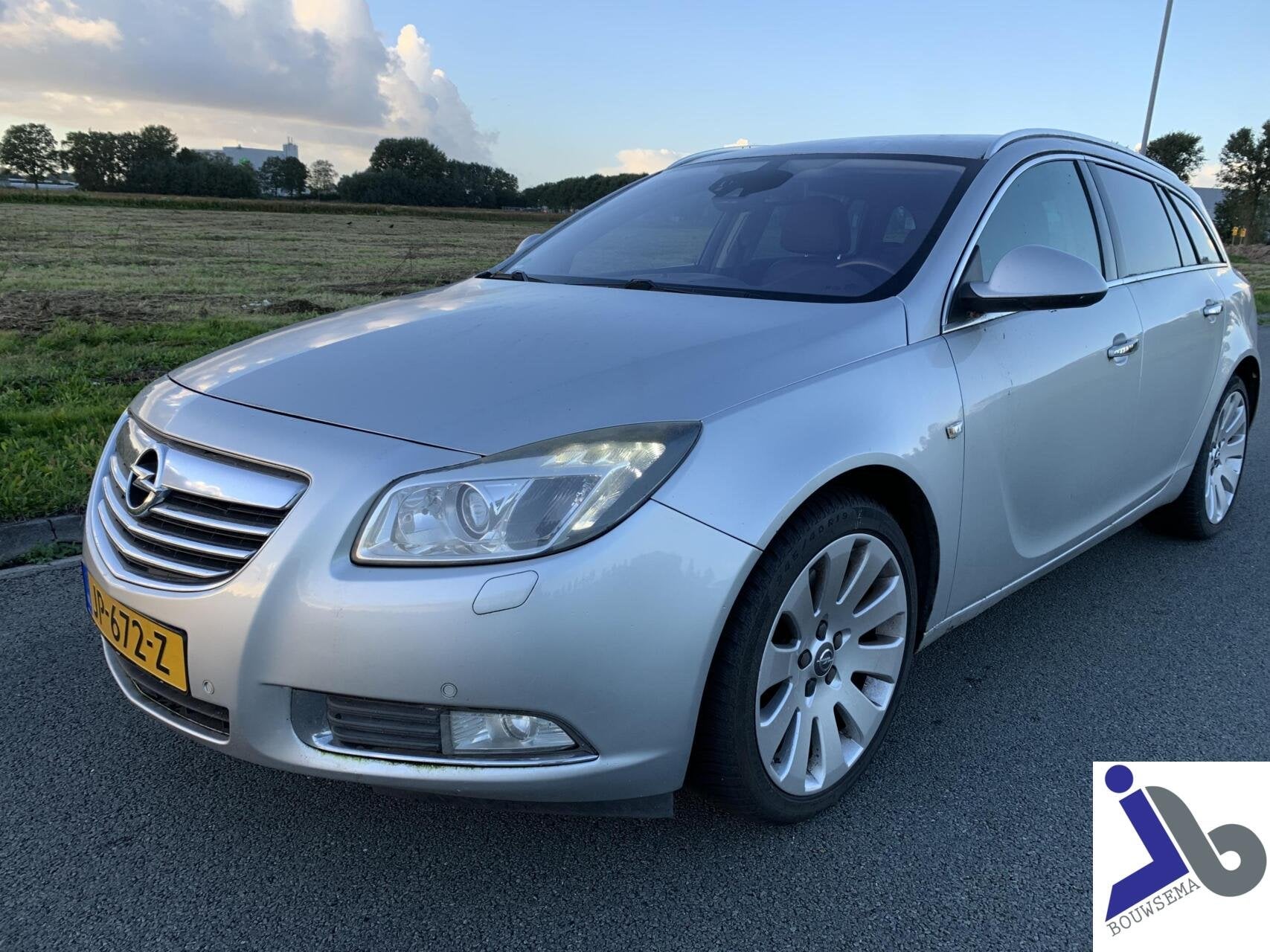 Opel Insignia Sports Tourer 2.8 V6 Turbo Cosmo 4x4, Auto's, Automaat, Euro 5, Gebruikt, 120 €/maand