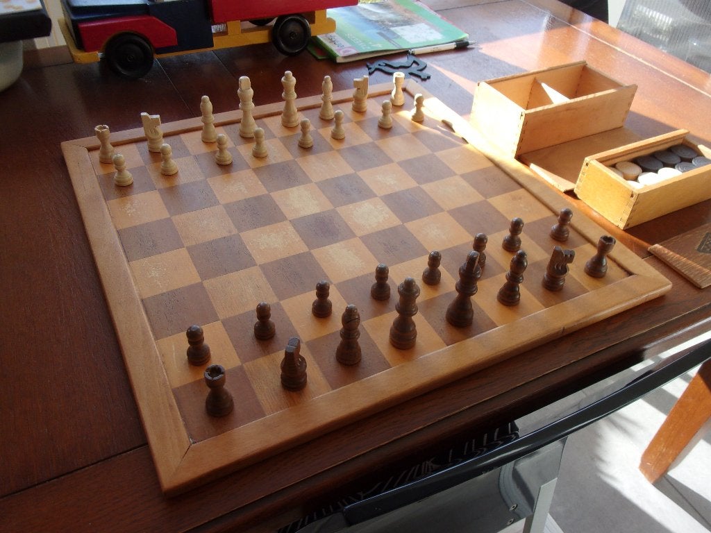 DAM-SCHAAKBORD 50x50 cm, incl. damschijven en schaakstukken, Een of twee spelers, Ophalen, Gebruikt