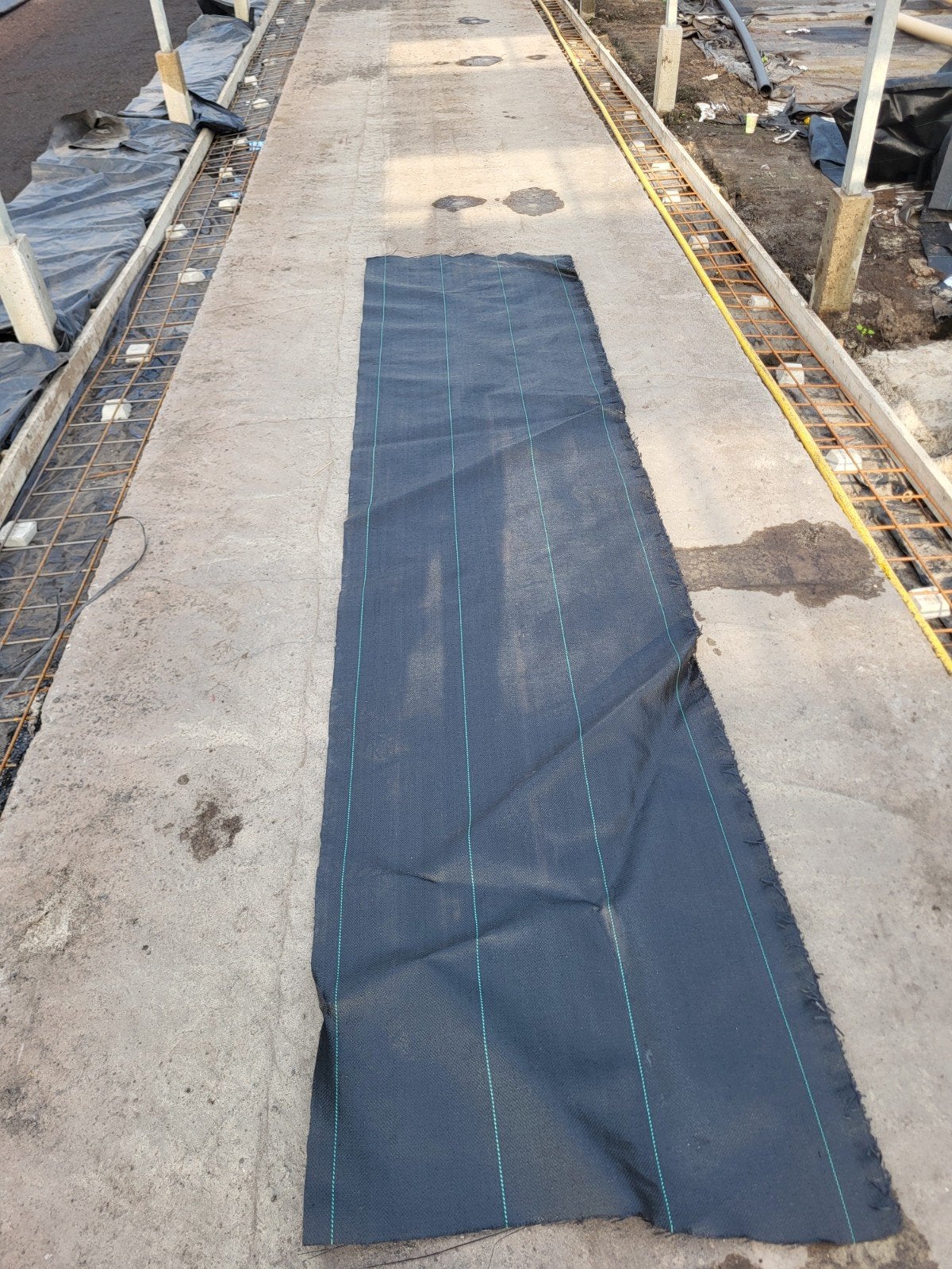antiwortel doek stroken 400cm x 80cm, Ophalen, Nieuw