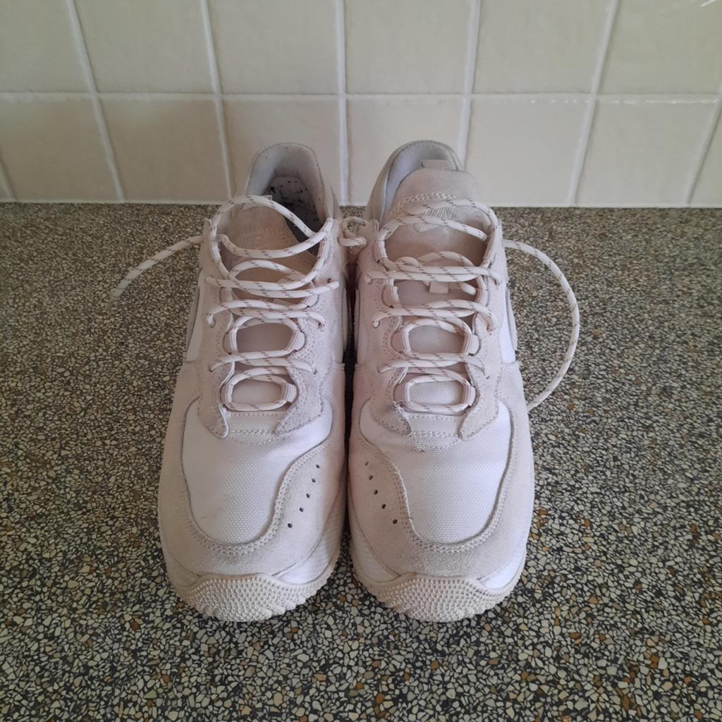 Sportschoenen in witte kleur, merk Nike, maat 42,5, Ophalen of Verzenden