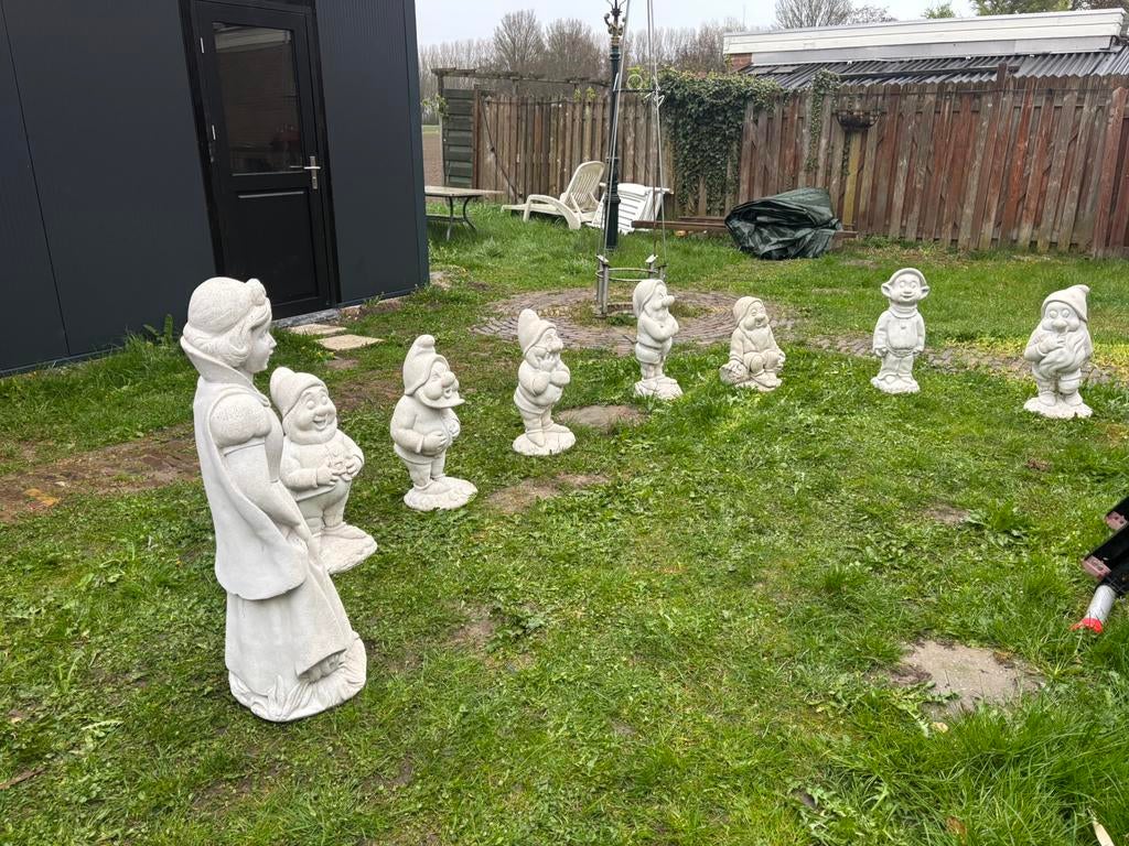 Sneeuwwitje en de 7 dwergen, oer degelijk beton, Tuin en Terras, Tuinbeelden, Ophalen, Overige typen, Zo goed als nieuw, Beton