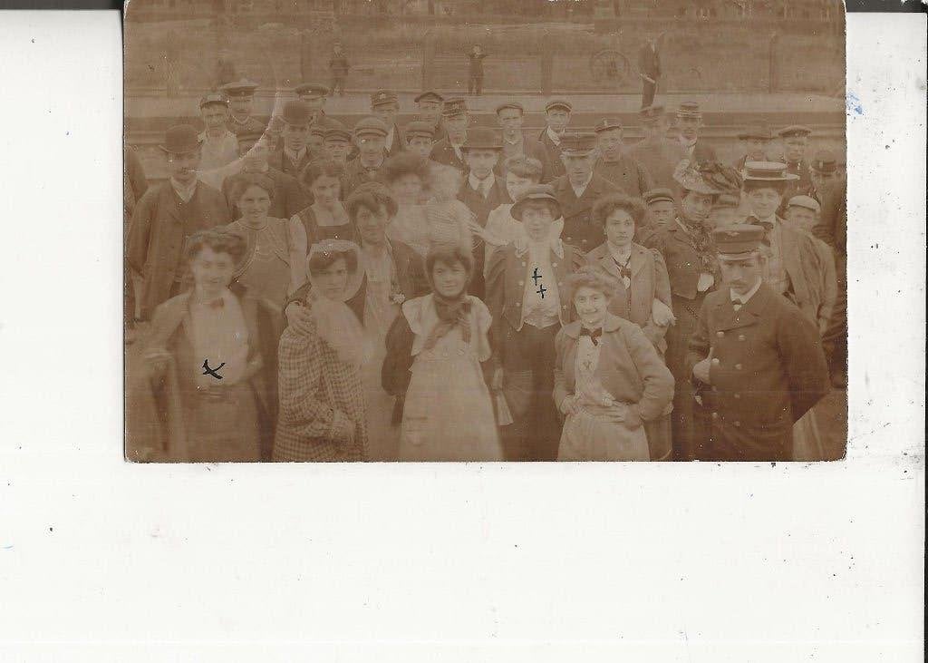 Scheveningen Duits Gezelschap met buschauffeur Fotokaart, Verzamelen, Ophalen of Verzenden, Voor 1920, Gelopen, Zuid-Holland