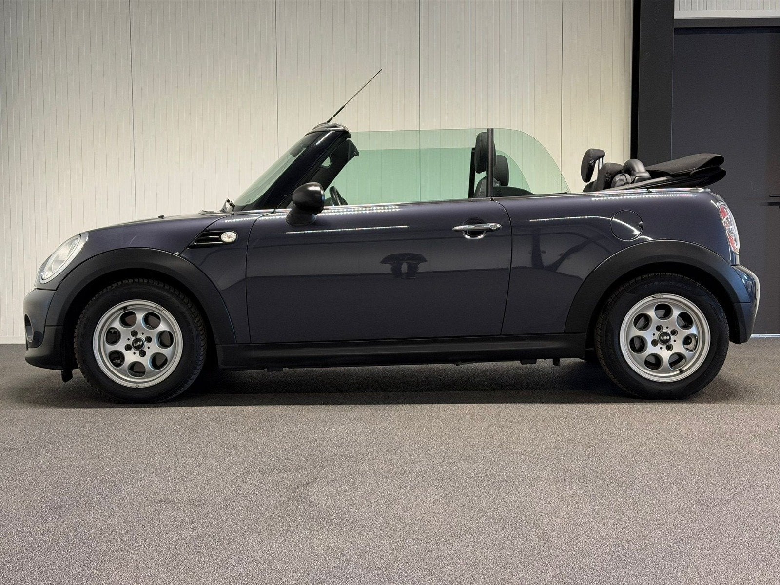 Mini Mini Cabrio 1.6 One Salt (STOELVERWARMING, NAVI, HALF L, Voorwielaandrijving, Gebruikt, Euro 6, 4 cilinders
