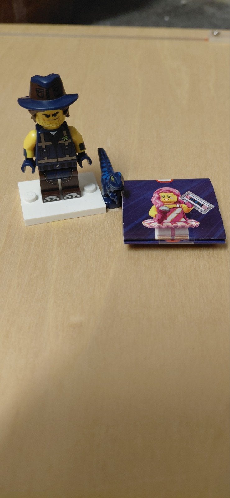 Lego minifiguur met dinosaurus en accessoire, Ophalen of Verzenden, Zo goed als nieuw