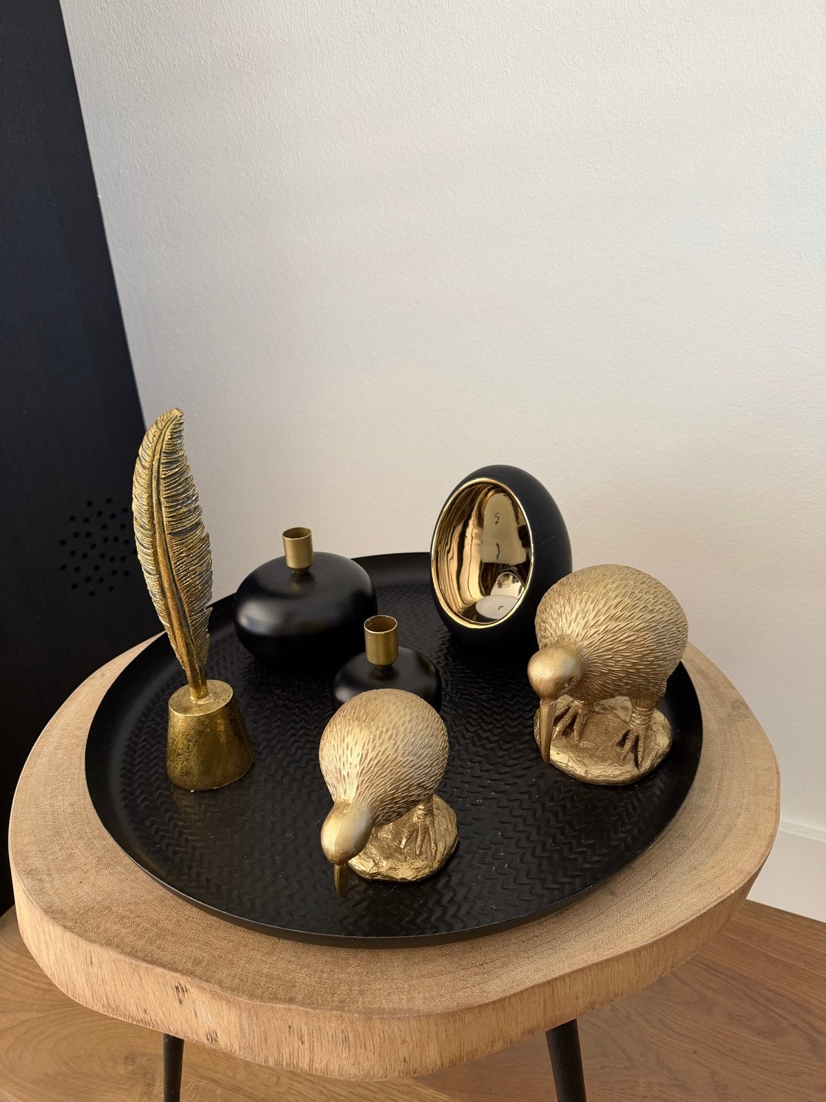 Decoratieve set: gouden kiwi's, veer en zwarte kandelaars, Meerkleurig, Ophalen of Verzenden, Zo goed als nieuw, Metaal
