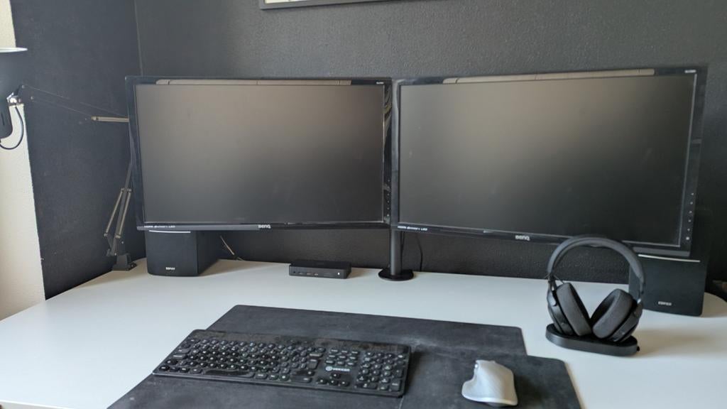 2x 27 inch monitoren met monitorarm en USB dockingstation, Ophalen, Gebruikt, Kantelbaar, HDMI
