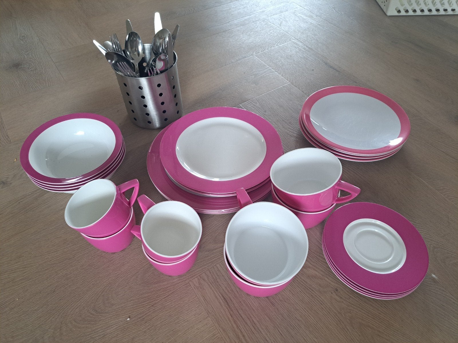 Camping Servies, Ophalen