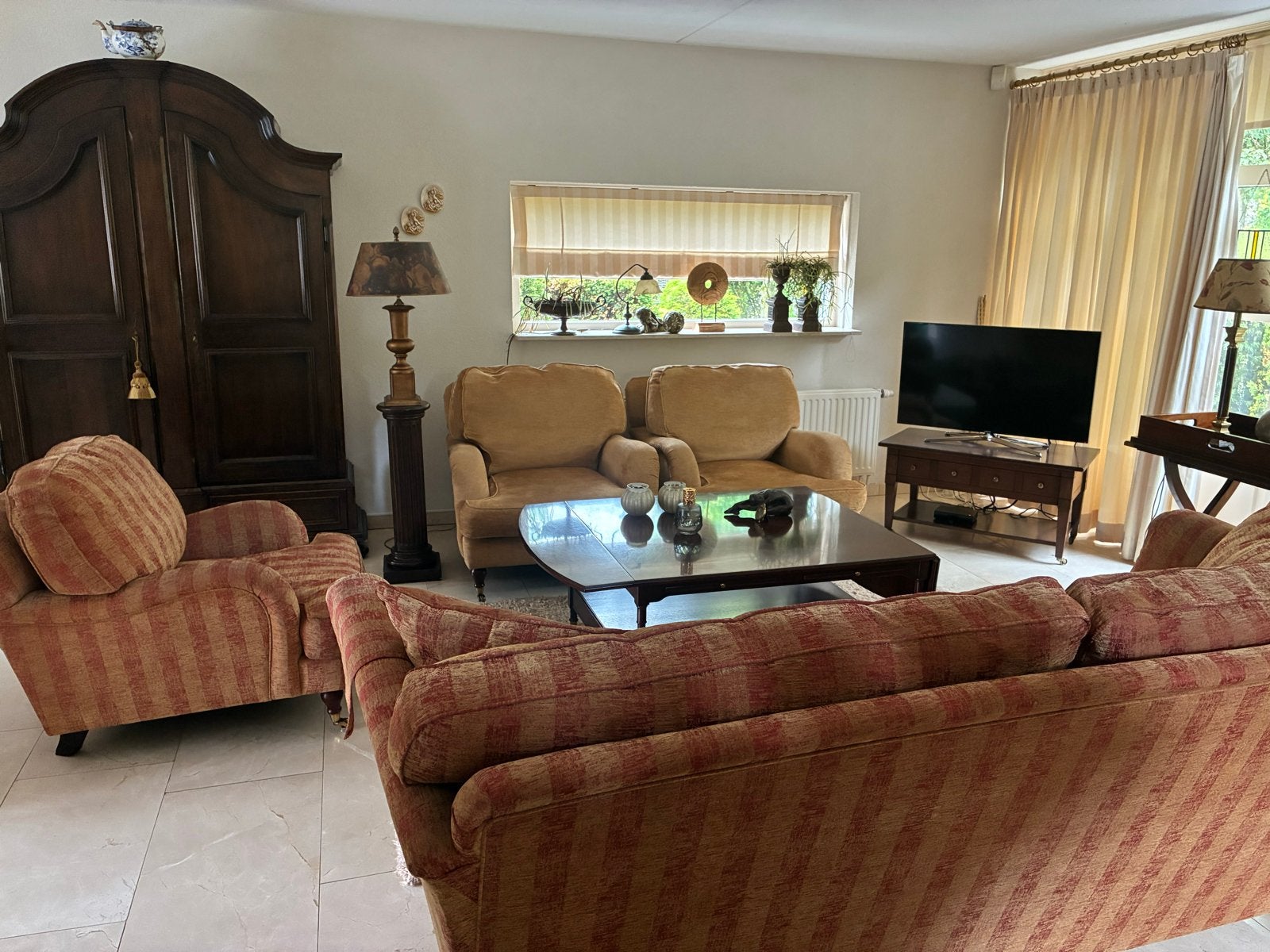 Comfortabele fauteuils, bank en salontafel, Ophalen, Gebruikt, Stof