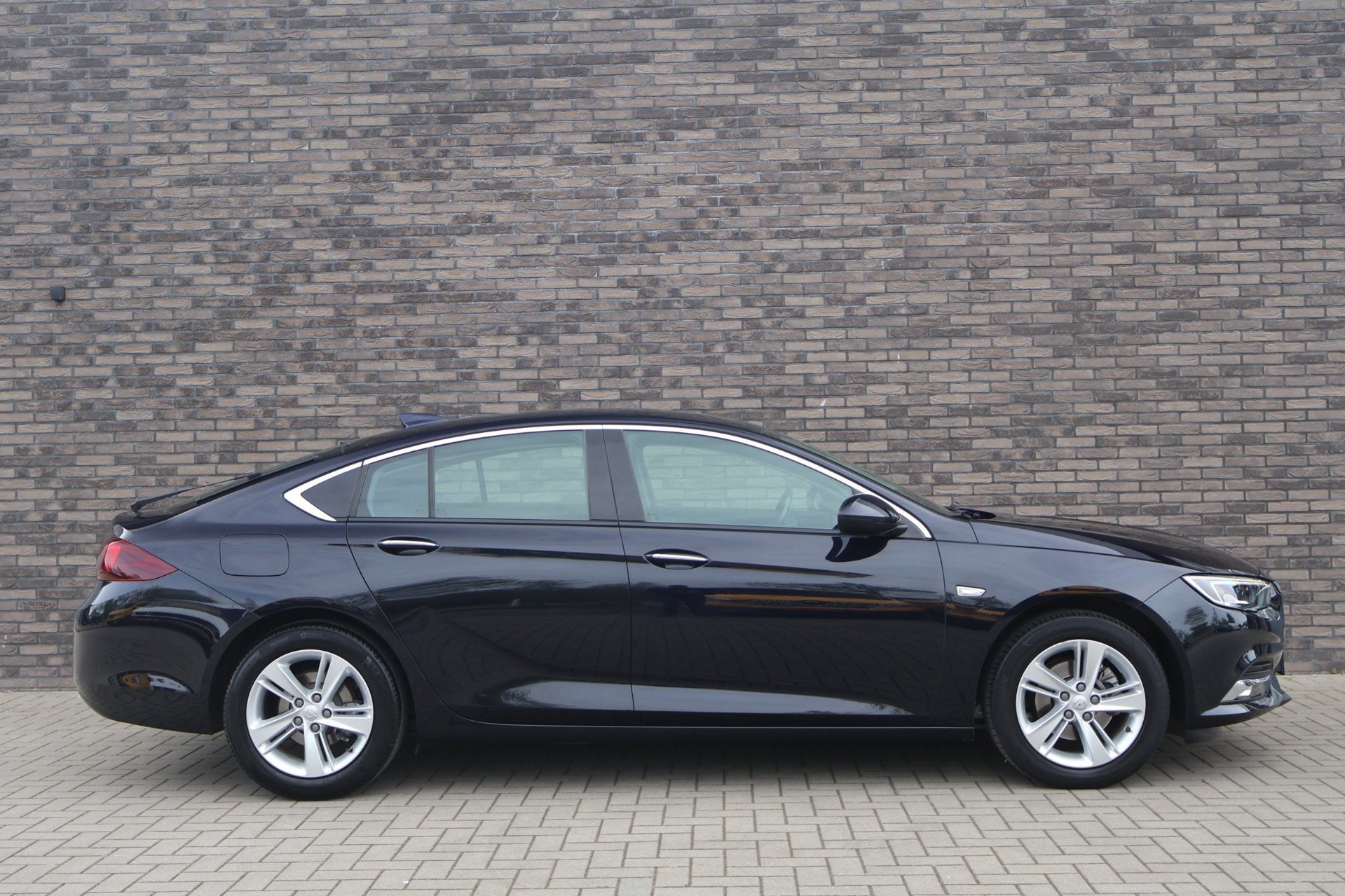 Opel Insignia Grand Sport 1.5 Turbo EcoTec Innovation, Auto's, Opel, Voorwielaandrijving, Dealer onderhouden, Gebruikt, Euro 6