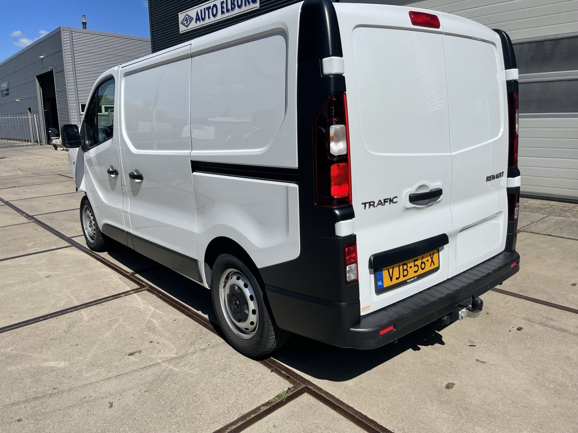 Renault Trafic 2.0 dCi 120 T29 L1H1 Comfort (bj 2021), Auto diversen, Schadeauto's, Auto Elburg B.V., Overige carrosserieën, Renault