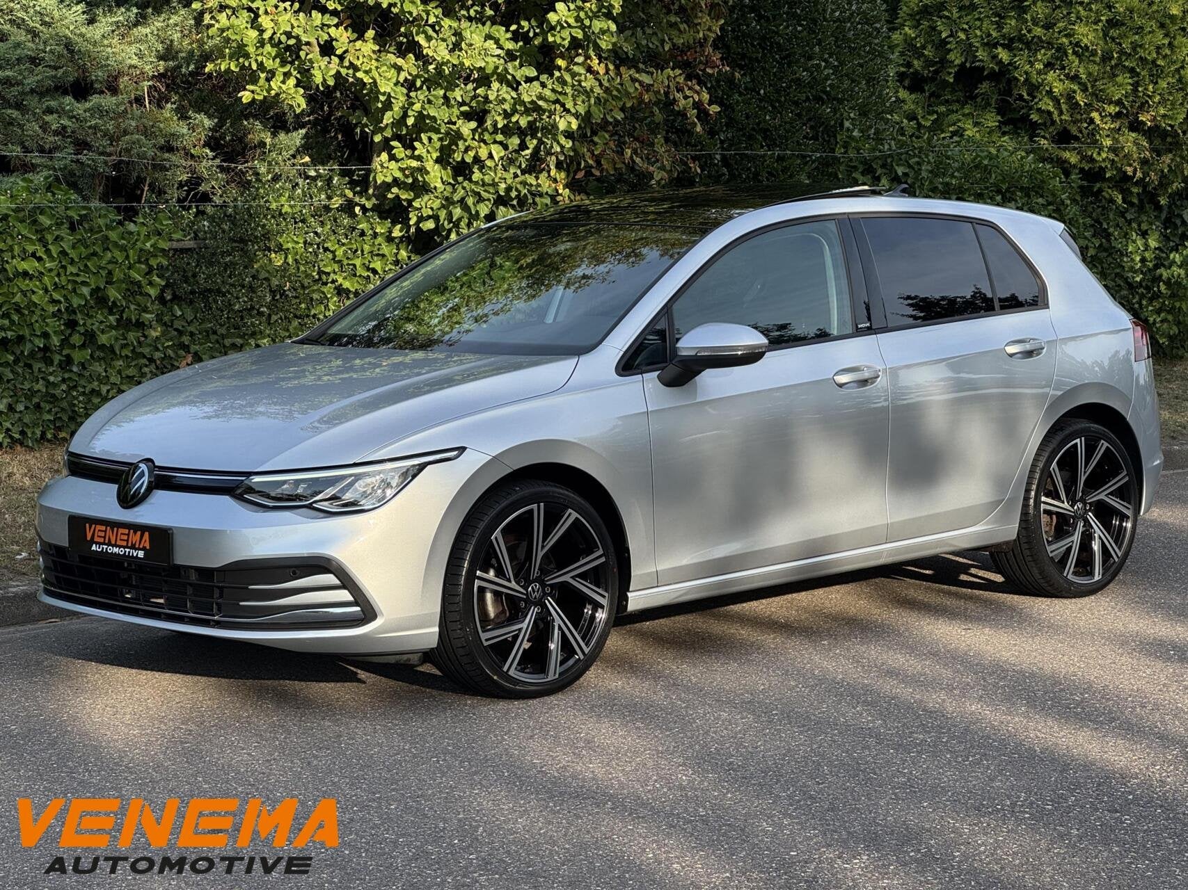 VW Golf 8/1.5 TSI/150pk/Panodak/IQ.Drive/Navi/Heat/19"LM/65k, Auto's, Voorwielaandrijving, Stof, Zwart, 4 cilinders