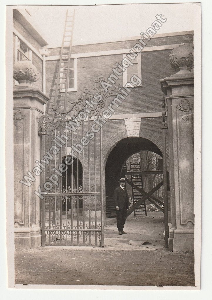 Paviljoen Welgelegen Haarlem man ladders bij hek oude foto, Gebruikt, Verzenden, Foto, Gebouw