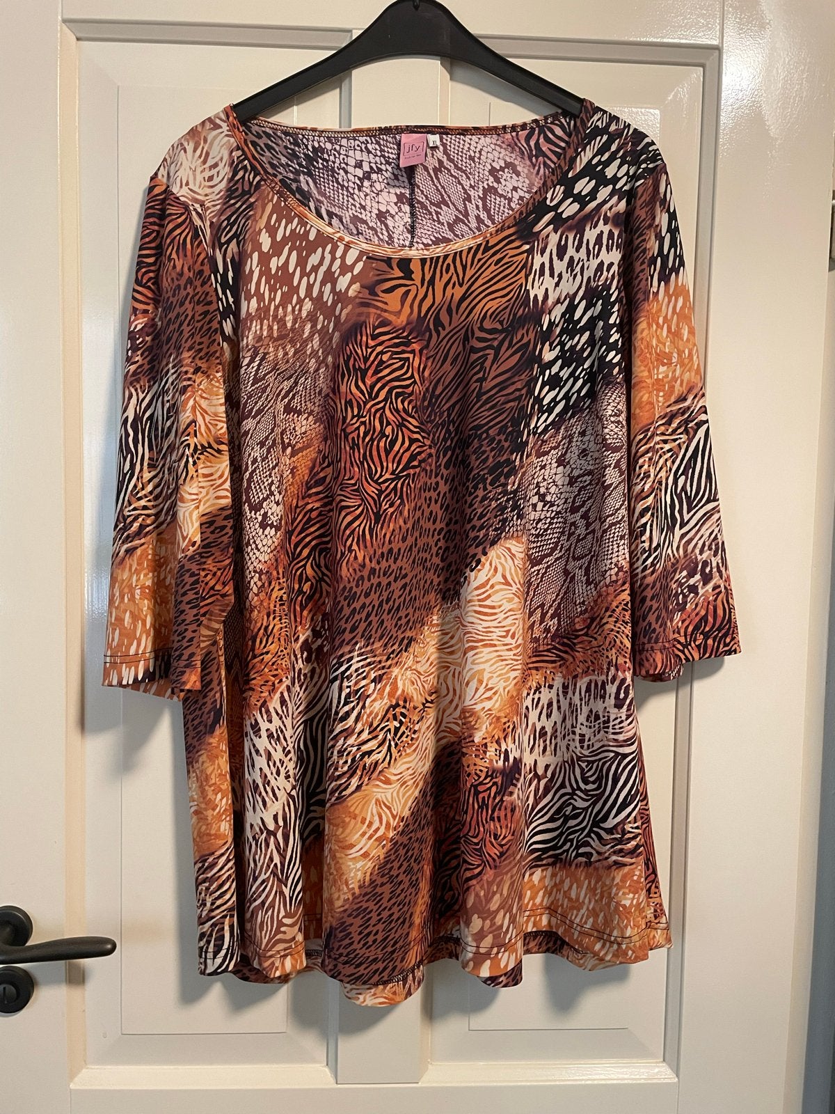 Nieuwe JFY Tuniek Maat 52/54 met Dierenprint, Ophalen of Verzenden, Nieuw, Meerkleurig