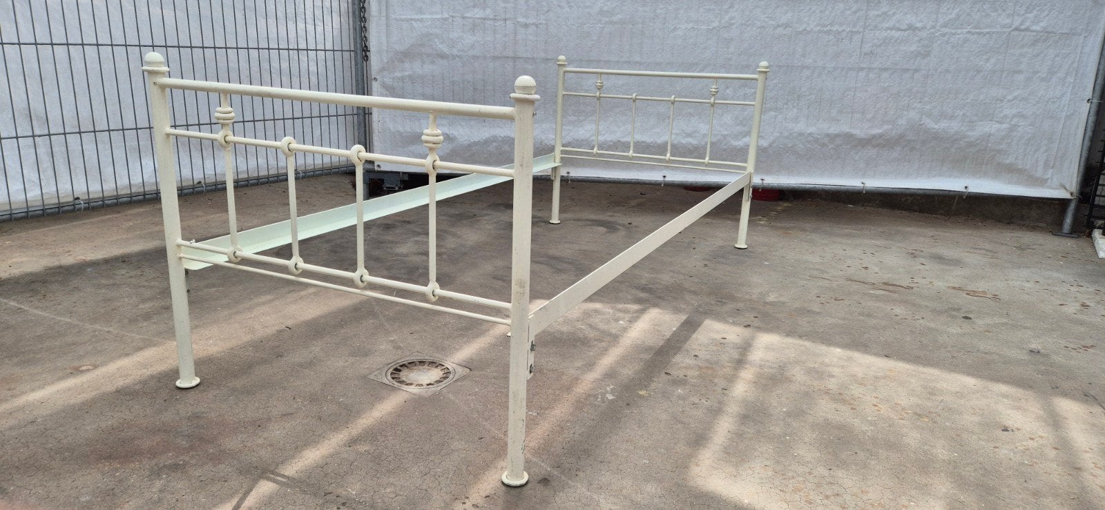 Metalen bedframe met spiraal, Antiek en Kunst, Ophalen of Verzenden
