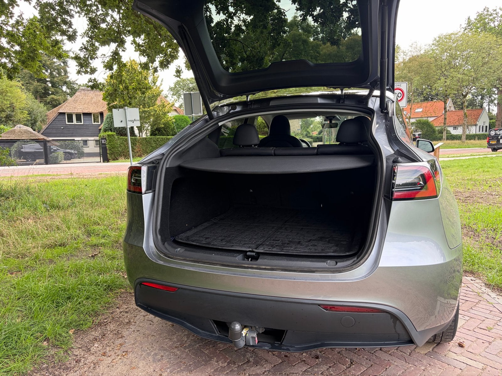Foto 11 van Tesla Model Y Long Range AWD | BTW | 1e eigenaar | Trekhaak
