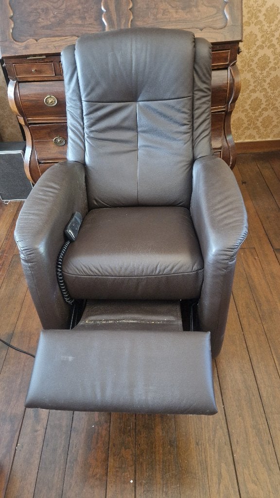 Elektrische relax en sta-opfauteuil stoel, Ophalen, Zo goed als nieuw, Modern, 50 tot 75 cm
